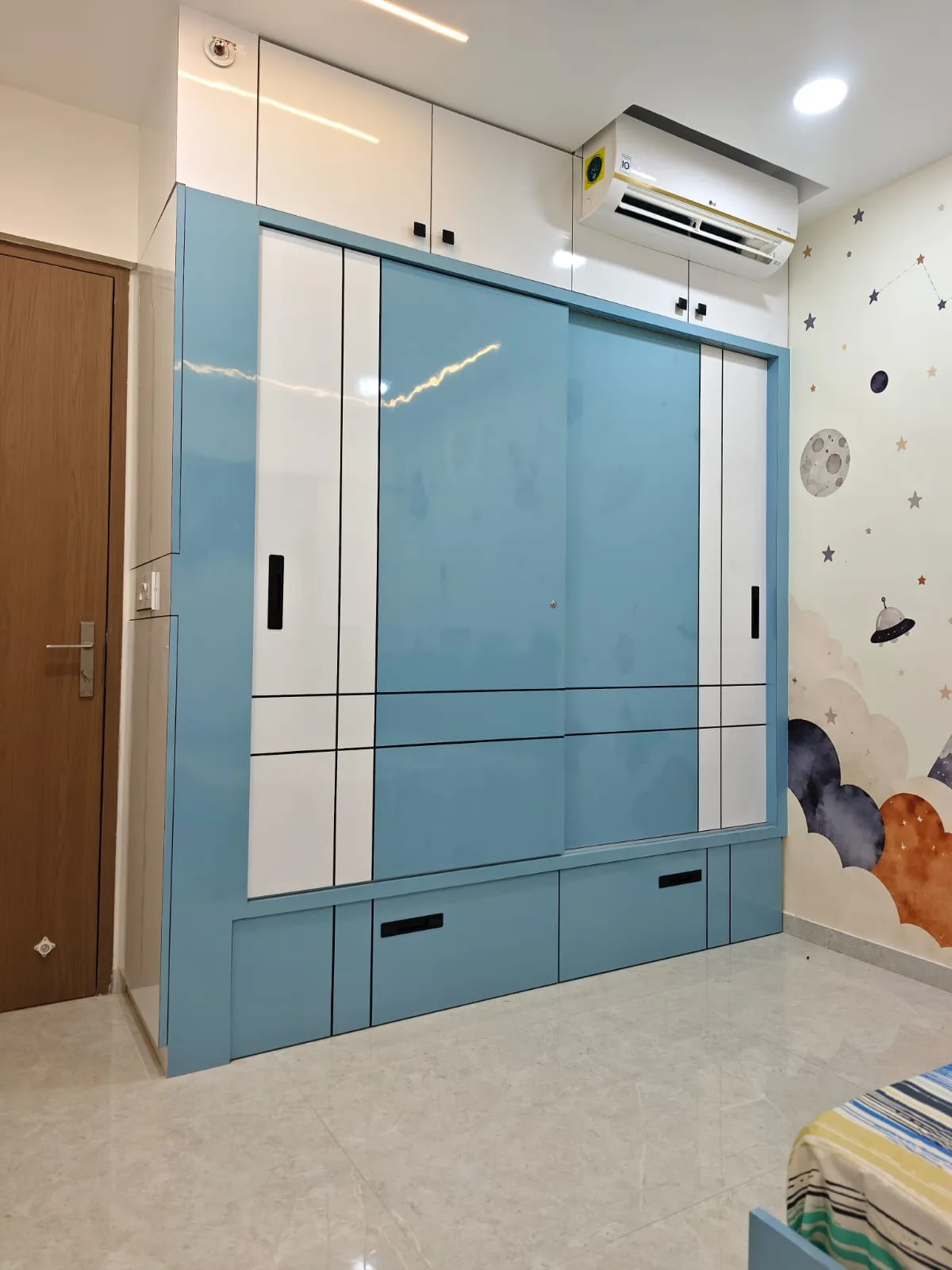Kids Room — photograph 6