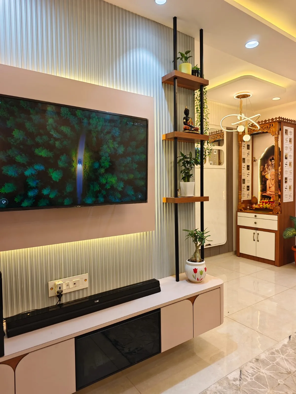 Living Room — photograph 4