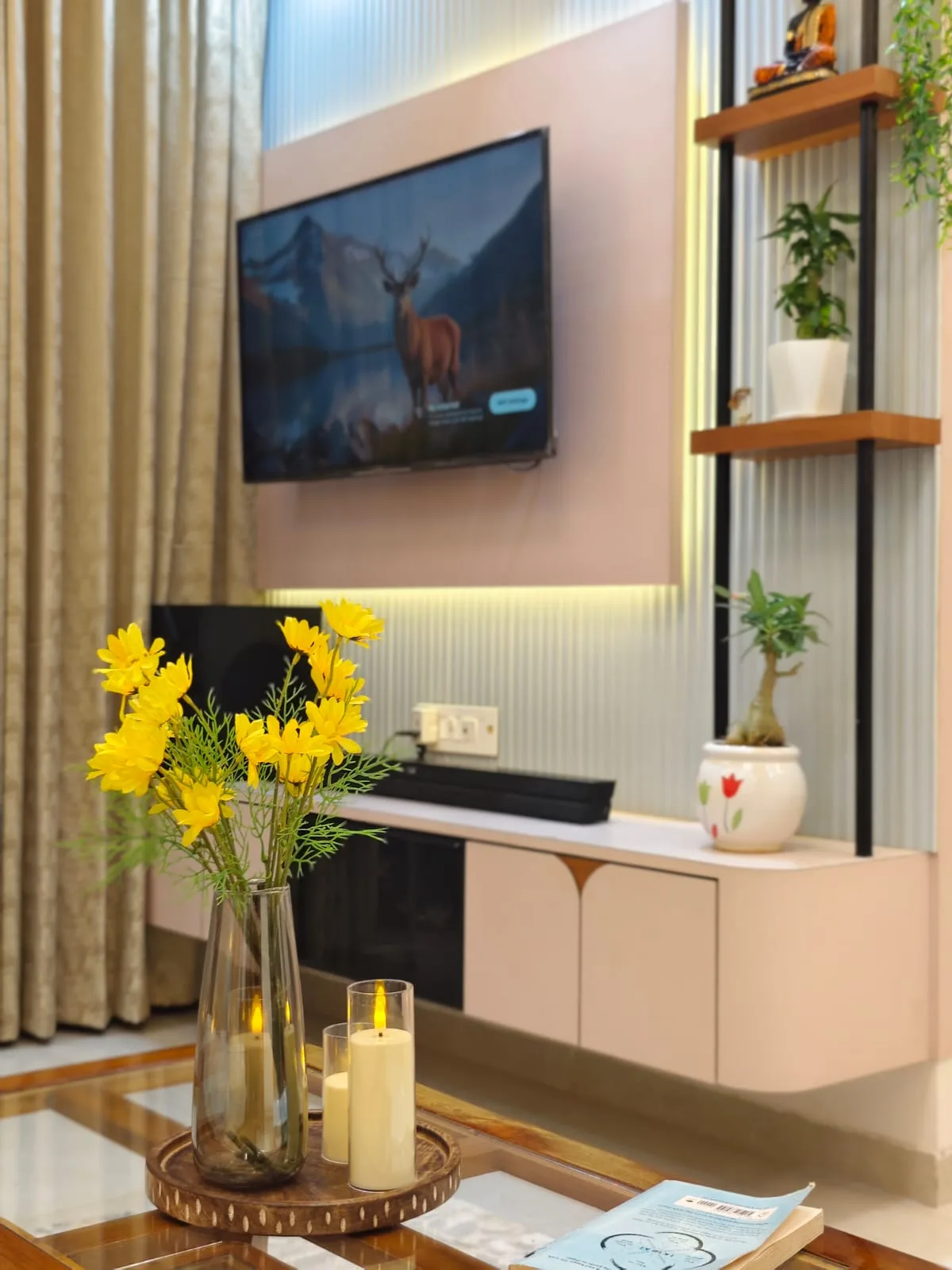 Living Room — photograph 5