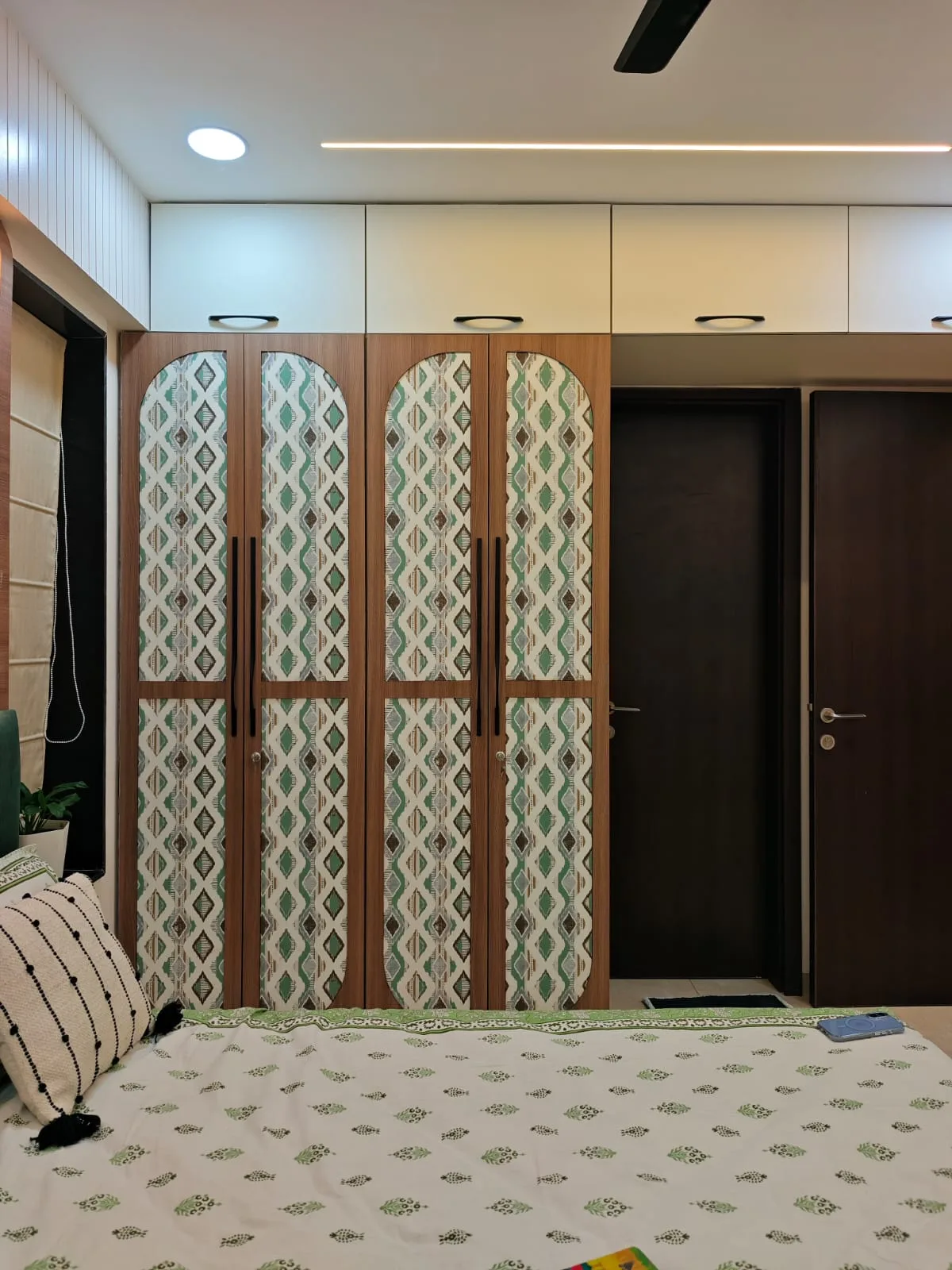 Master Bedroom — photograph 3
