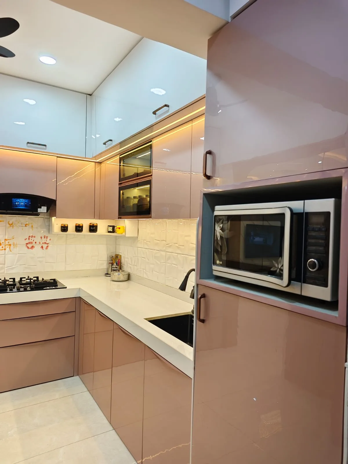 Kitchen — photograph 3