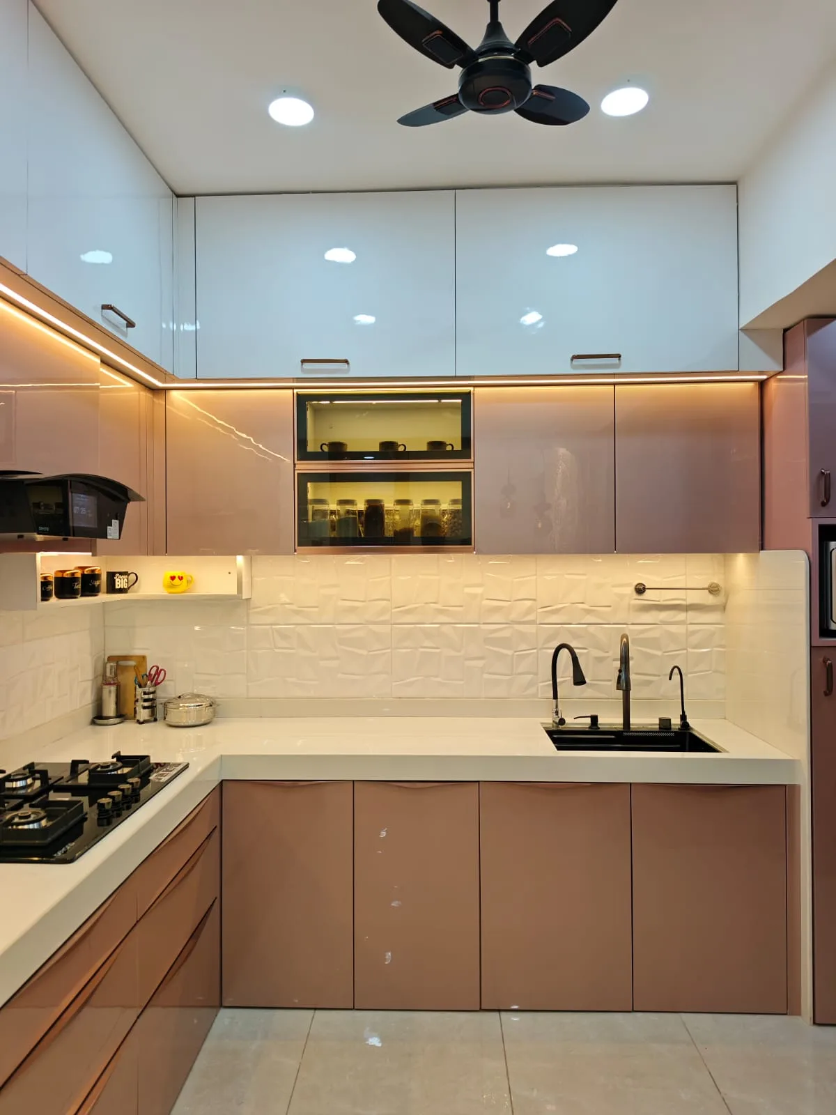Kitchen — photograph 4