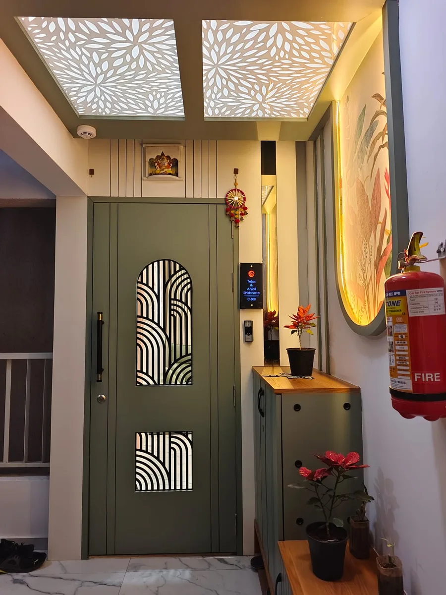 Entrance — photograph 6