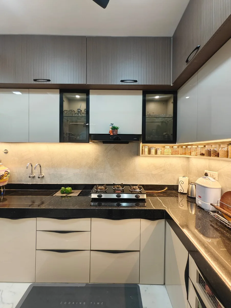 Kitchen — photograph 8